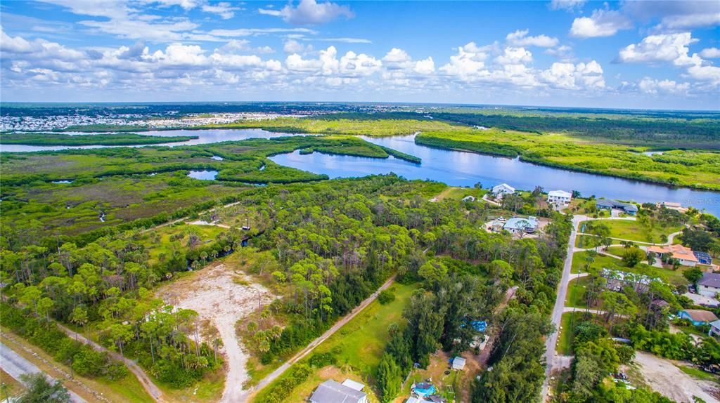 待售: $1,149,000 (4.22 acres)