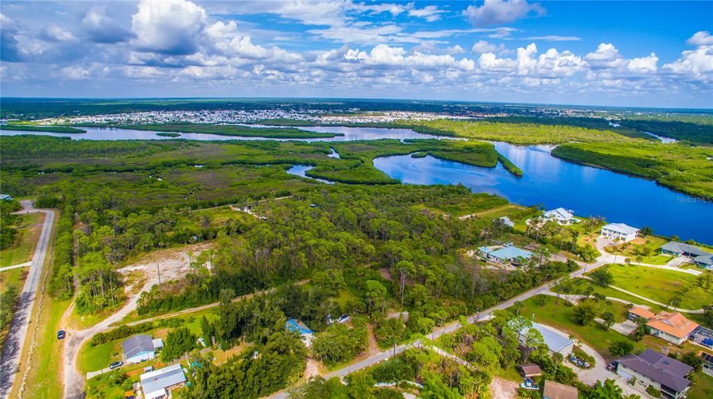 待售: $1,149,000 (4.22 acres)