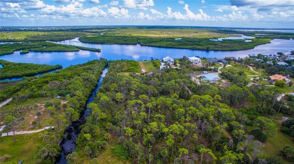 待售: $1,149,000 (4.22 acres)