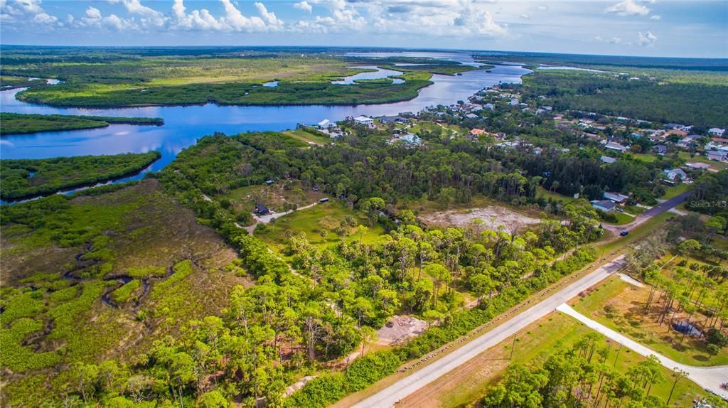 待售: $1,149,000 (4.22 acres)