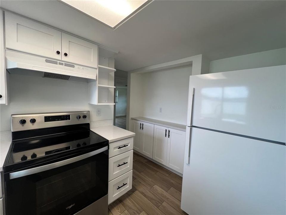 For Rent: $1,850 (2 beds, 2 baths, 1047 Square Feet)