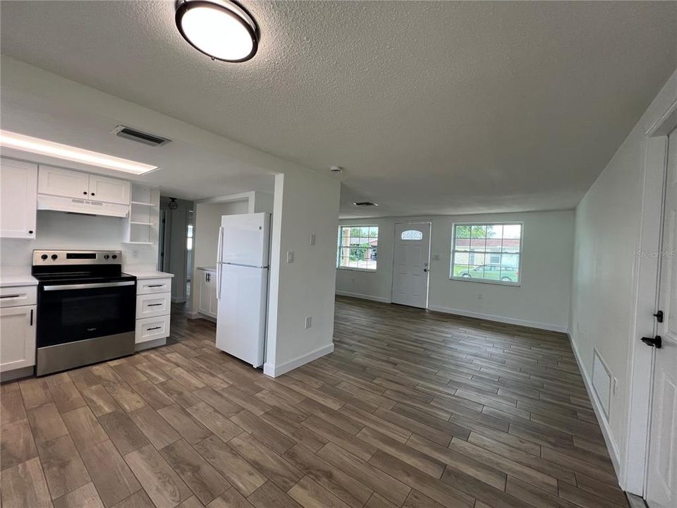 For Rent: $1,850 (2 beds, 2 baths, 1047 Square Feet)