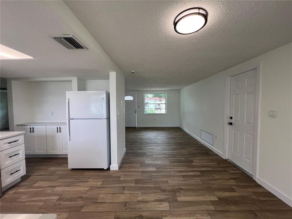 For Rent: $1,850 (2 beds, 2 baths, 1047 Square Feet)