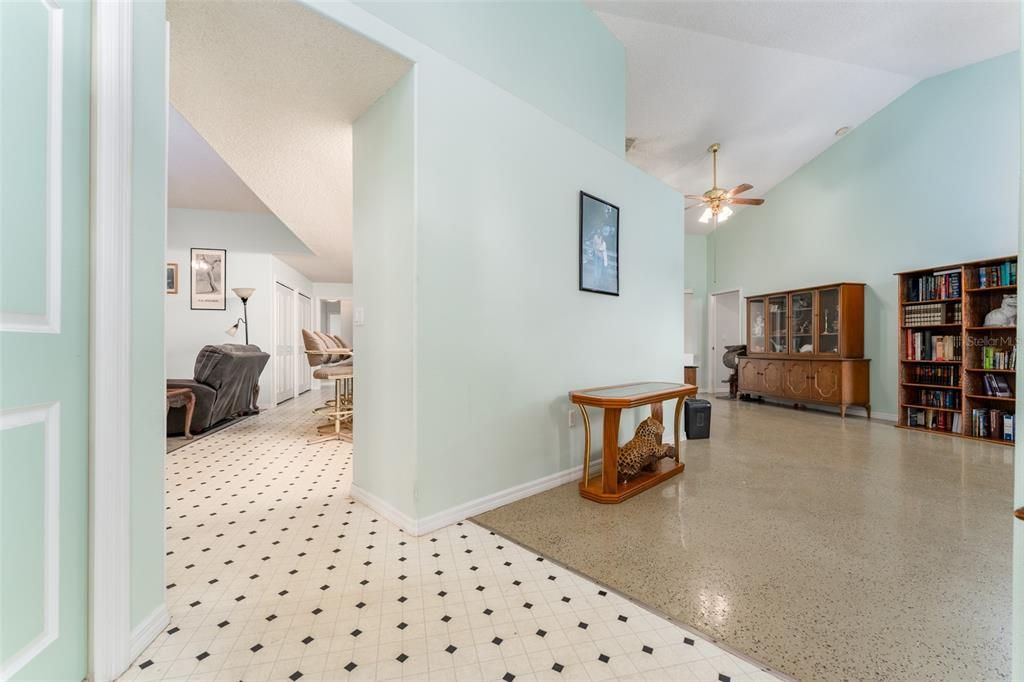 На продажу: $445,000 (4 спален, 2 ванн, 2507 Квадратных фут)