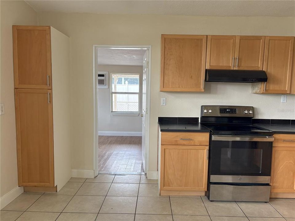 В аренду: $3,750 (4 спален, 3 ванн, 1839 Квадратных фут)