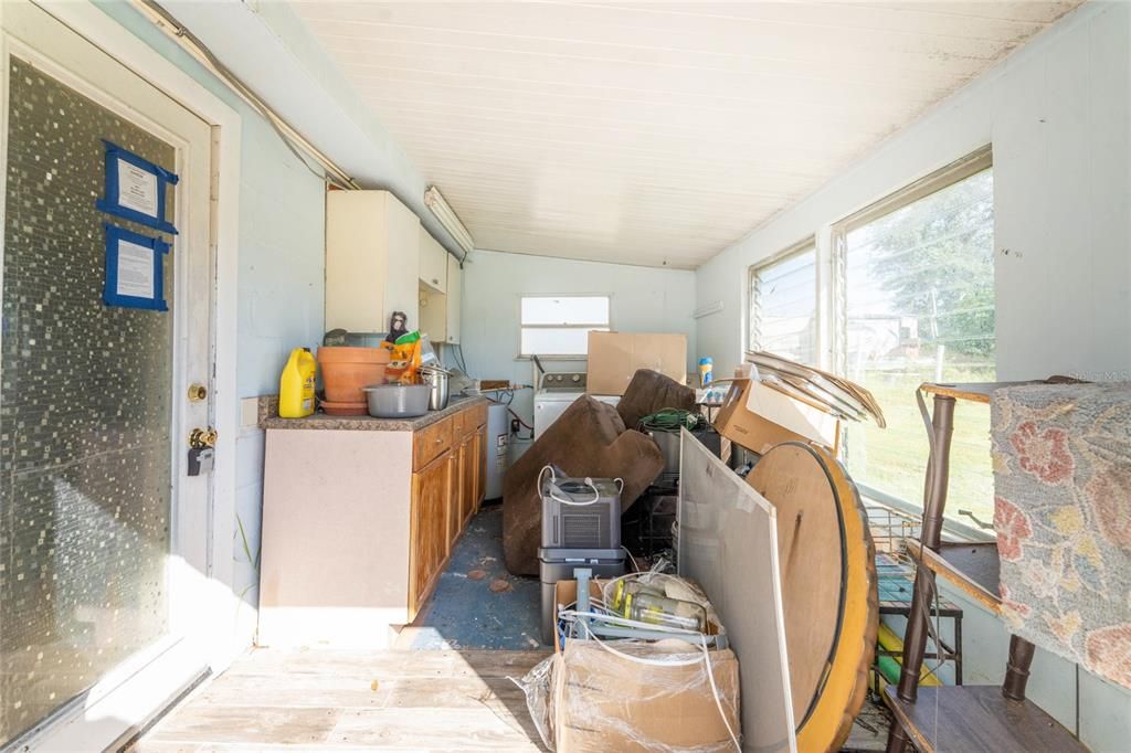 На продажу: $195,000 (4 спален, 2 ванн, 1407 Квадратных фут)