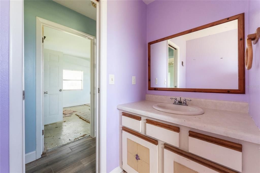 На продажу: $195,000 (4 спален, 2 ванн, 1407 Квадратных фут)