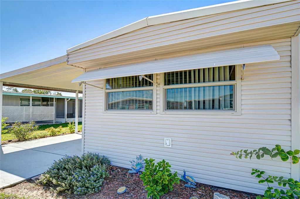 For Sale: $115,000 (2 beds, 1 baths, 648 Square Feet)