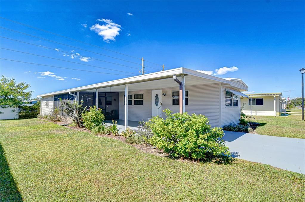 For Sale: $115,000 (2 beds, 1 baths, 648 Square Feet)