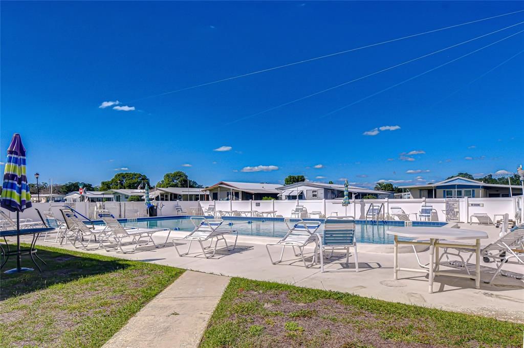 For Sale: $115,000 (2 beds, 1 baths, 648 Square Feet)