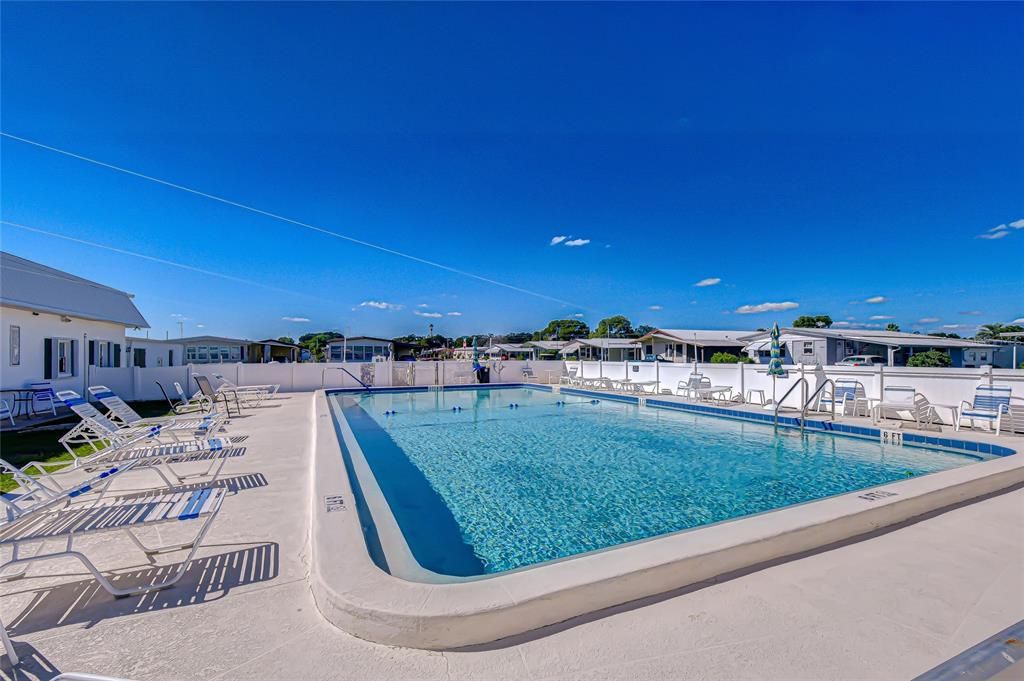 For Sale: $115,000 (2 beds, 1 baths, 648 Square Feet)