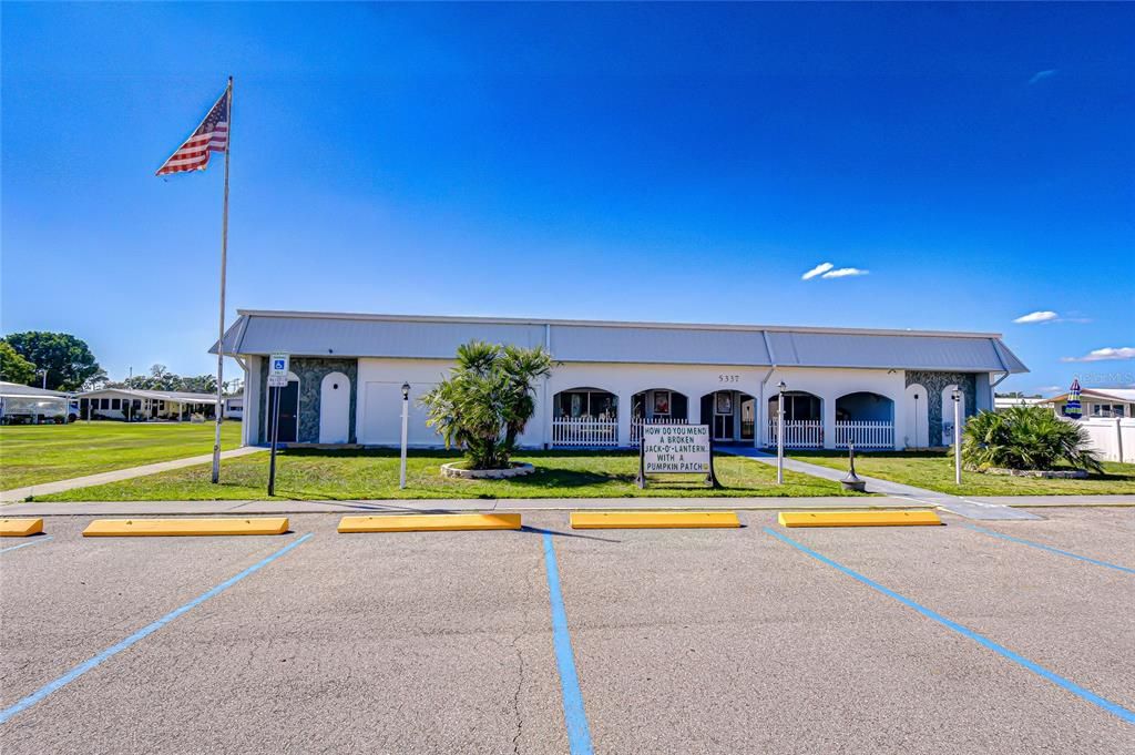 For Sale: $115,000 (2 beds, 1 baths, 648 Square Feet)