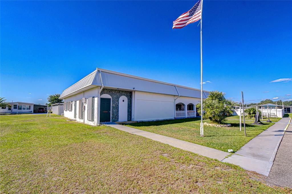 For Sale: $115,000 (2 beds, 1 baths, 648 Square Feet)