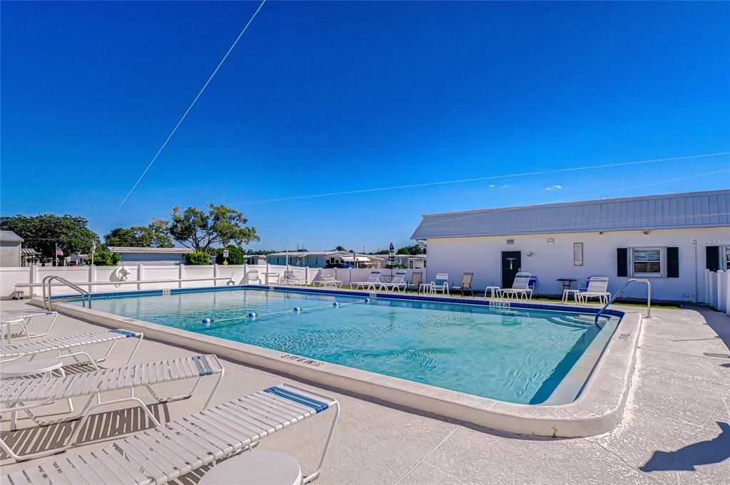 For Sale: $115,000 (2 beds, 1 baths, 648 Square Feet)