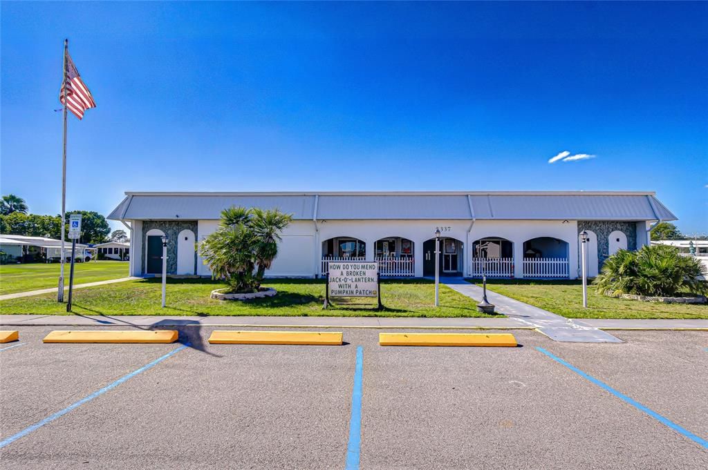 For Sale: $115,000 (2 beds, 1 baths, 648 Square Feet)