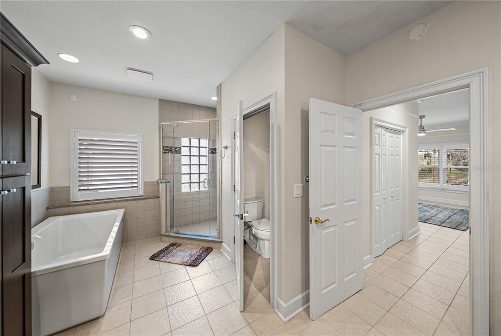 En Venta: $640,000 (5 camas, 4 baños, 3506 Pies cuadrados)