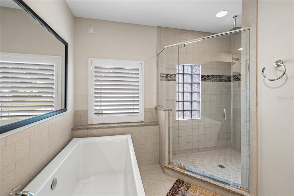 En Venta: $640,000 (5 camas, 4 baños, 3506 Pies cuadrados)