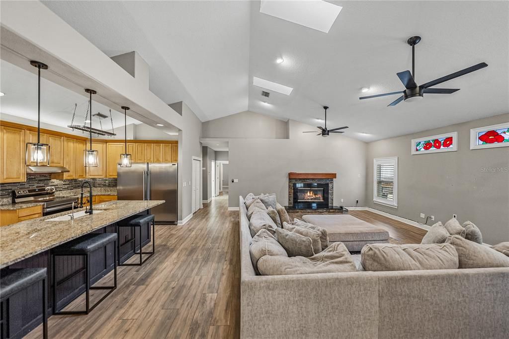 En Venta: $640,000 (5 camas, 4 baños, 3506 Pies cuadrados)