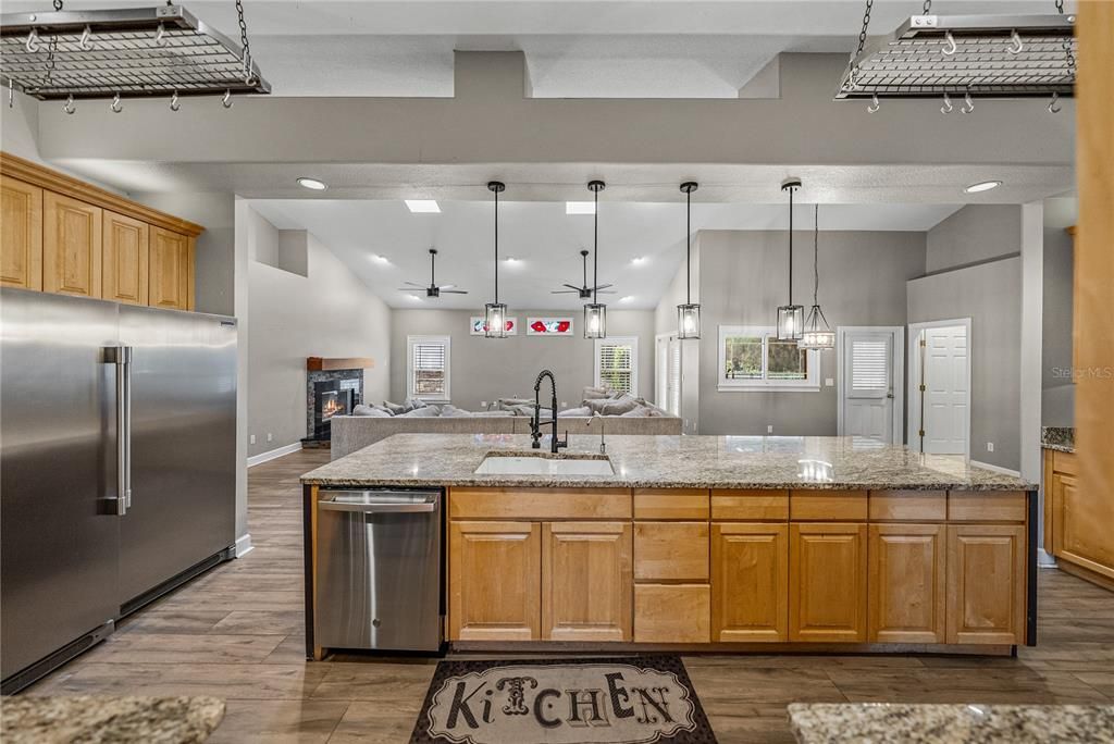 En Venta: $640,000 (5 camas, 4 baños, 3506 Pies cuadrados)