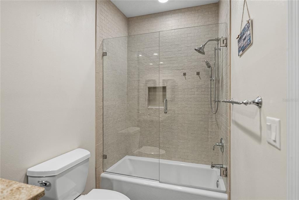 En Venta: $640,000 (5 camas, 4 baños, 3506 Pies cuadrados)