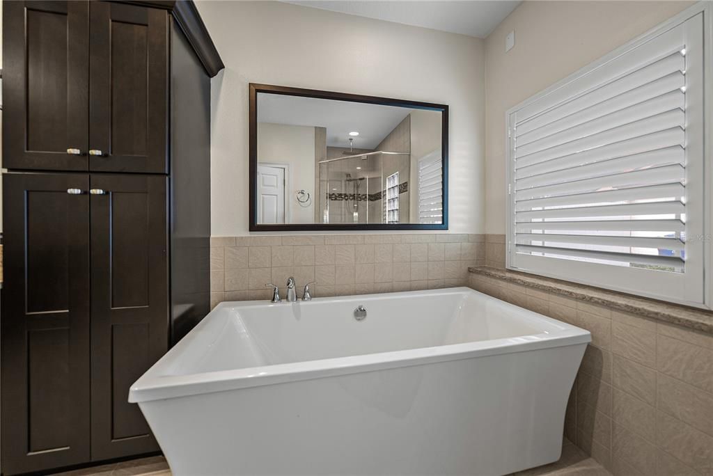 En Venta: $640,000 (5 camas, 4 baños, 3506 Pies cuadrados)