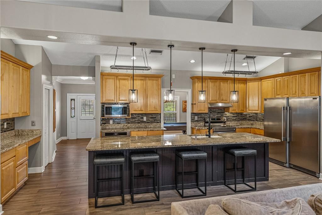 En Venta: $640,000 (5 camas, 4 baños, 3506 Pies cuadrados)