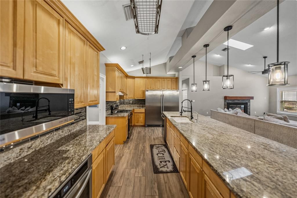 En Venta: $640,000 (5 camas, 4 baños, 3506 Pies cuadrados)