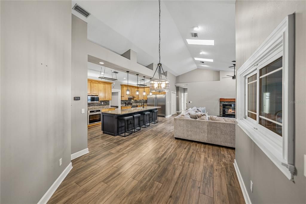 En Venta: $640,000 (5 camas, 4 baños, 3506 Pies cuadrados)