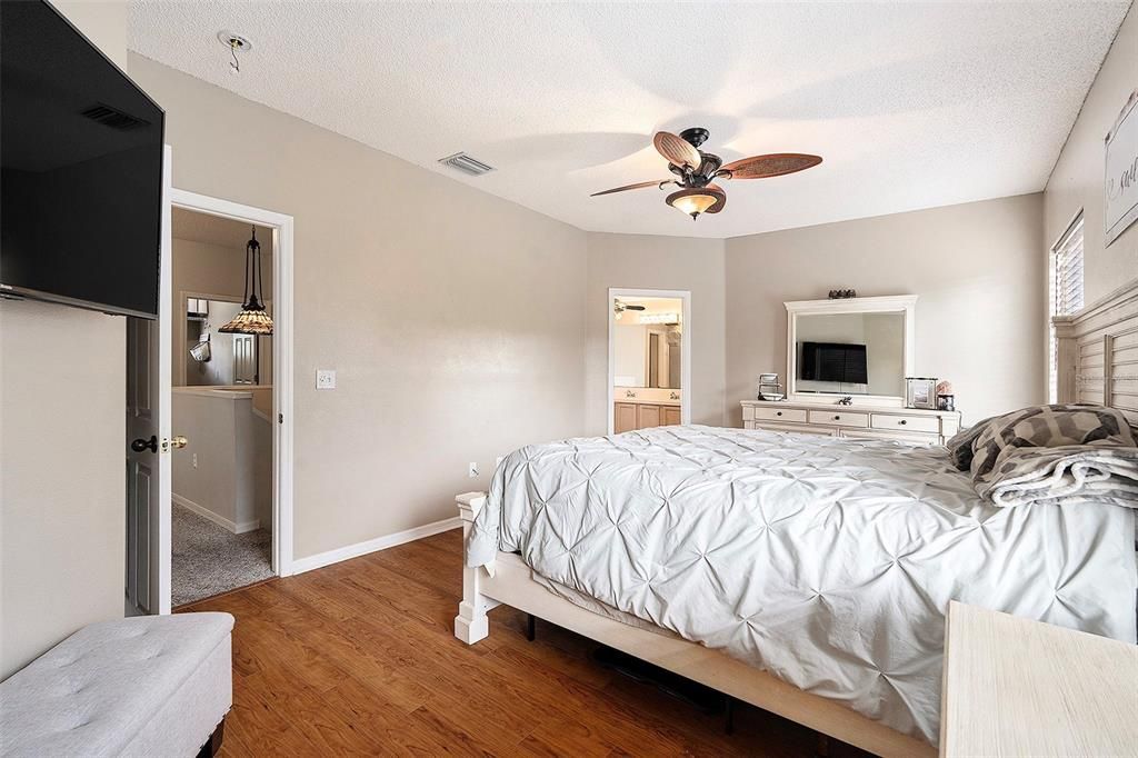 For Sale: $580,000 (4 beds, 2 baths, 2430 Square Feet)