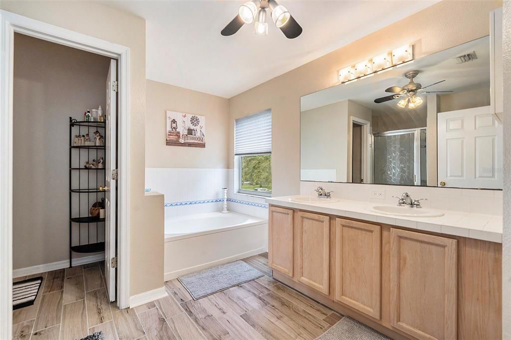 For Sale: $580,000 (4 beds, 2 baths, 2430 Square Feet)