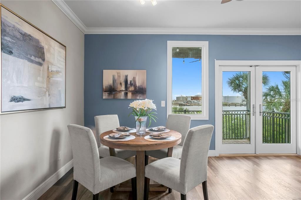 待售: $950,000 (3 贝兹, 3 浴室, 2122 平方英尺)