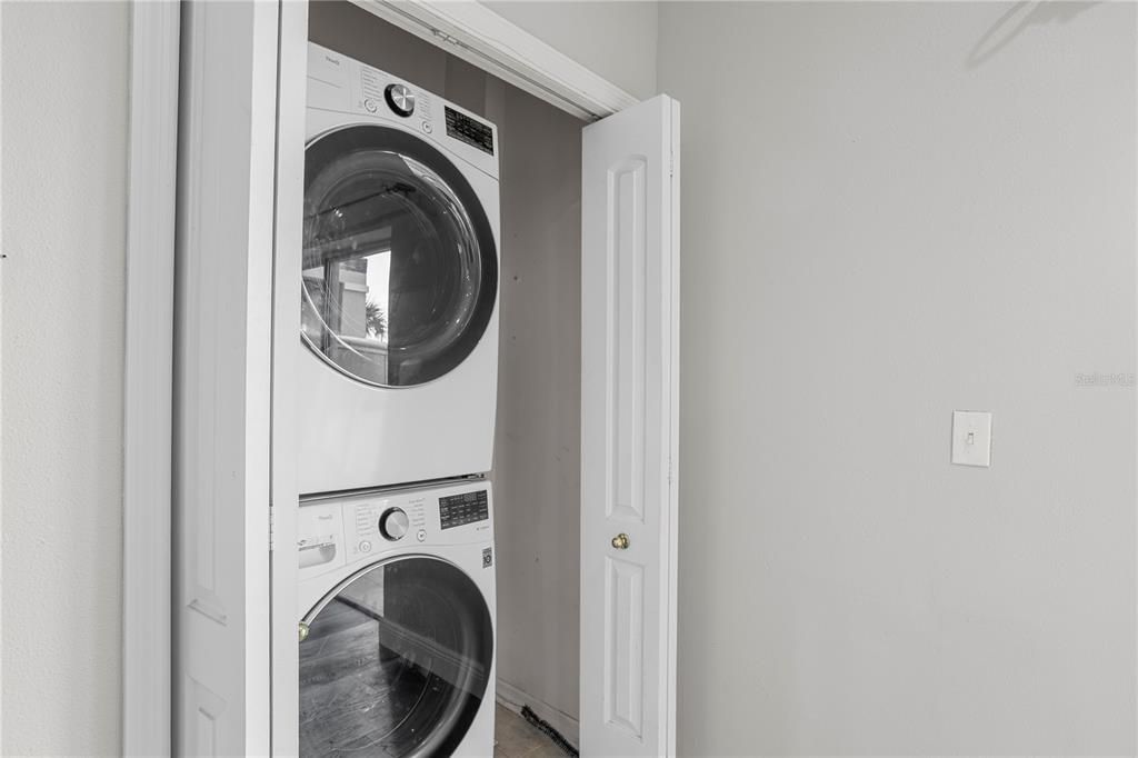 待售: $950,000 (3 贝兹, 3 浴室, 2122 平方英尺)