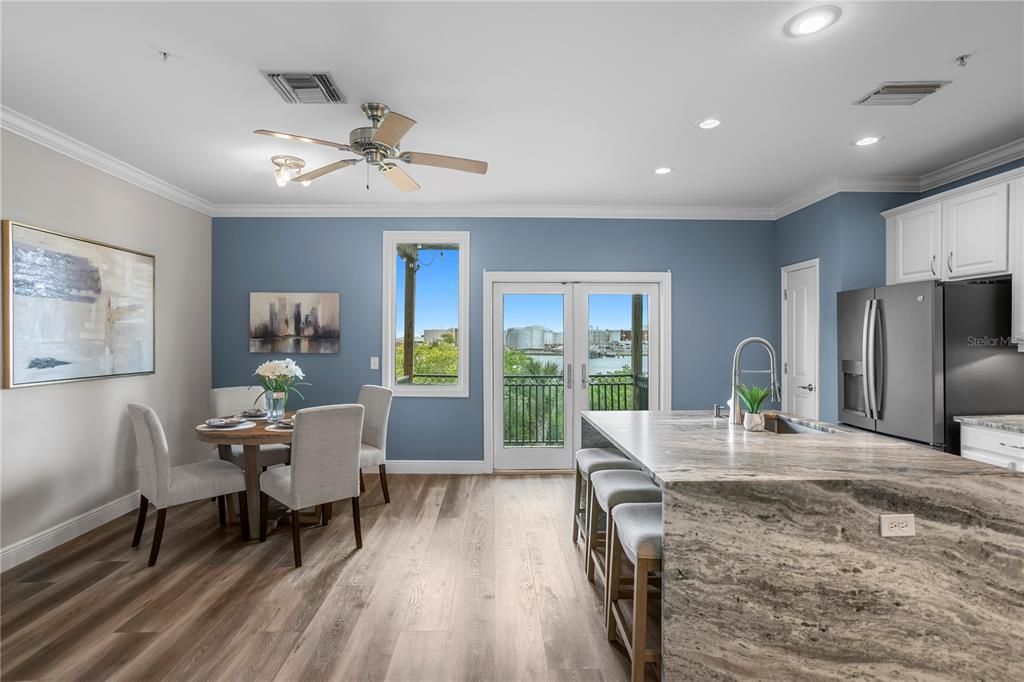 待售: $950,000 (3 贝兹, 3 浴室, 2122 平方英尺)