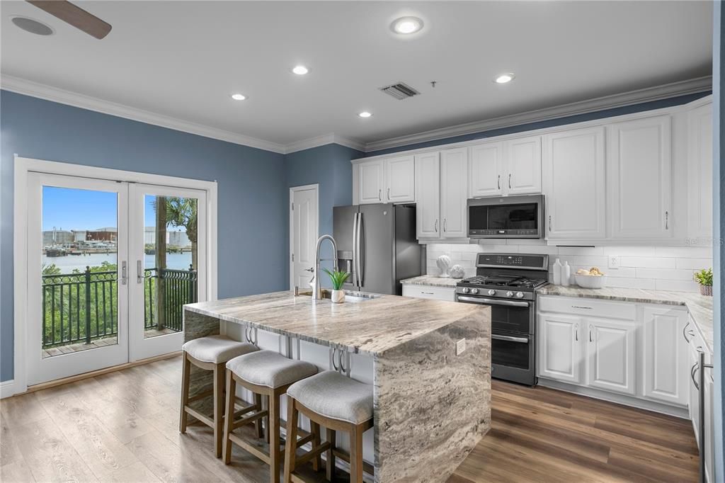 待售: $950,000 (3 贝兹, 3 浴室, 2122 平方英尺)