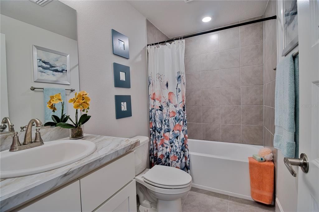 Active With Contract: $239,400 (3 beds, 2 baths, 1539 Square Feet)