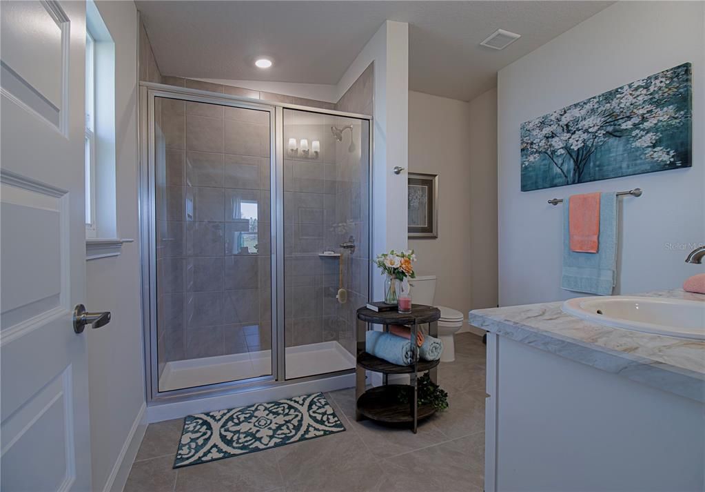 Active With Contract: $239,400 (3 beds, 2 baths, 1539 Square Feet)