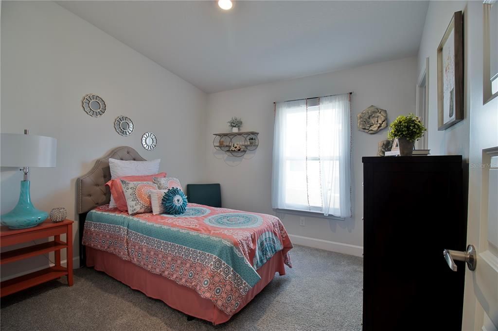 Active With Contract: $239,400 (3 beds, 2 baths, 1539 Square Feet)