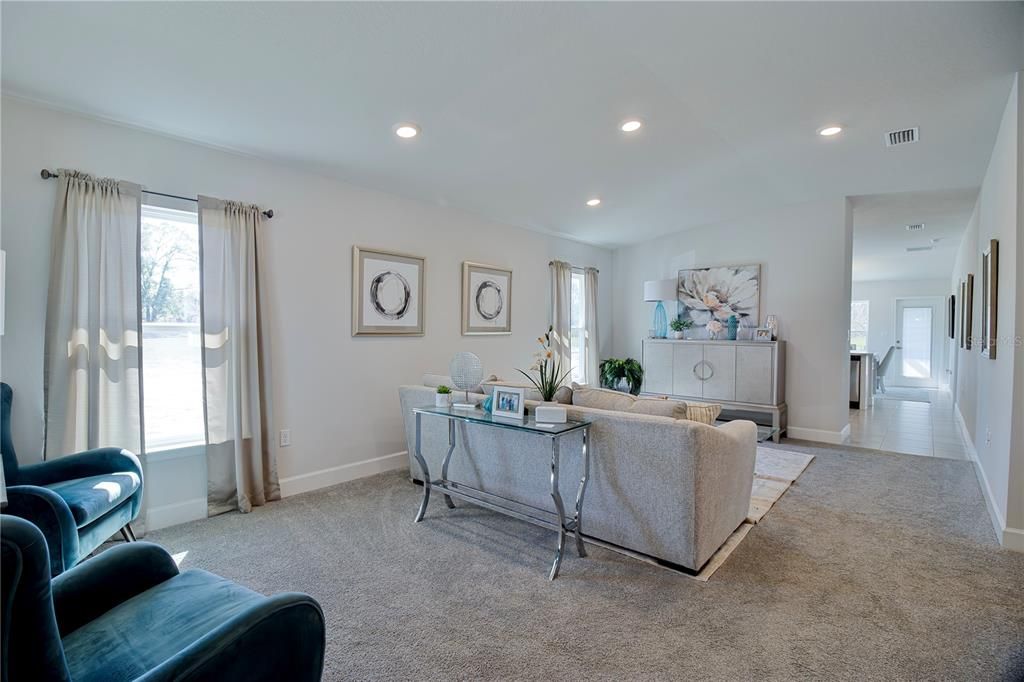 Active With Contract: $239,400 (3 beds, 2 baths, 1539 Square Feet)