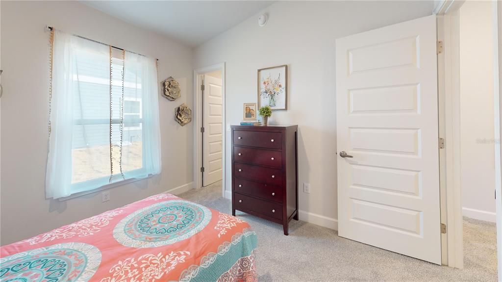 Active With Contract: $239,400 (3 beds, 2 baths, 1539 Square Feet)