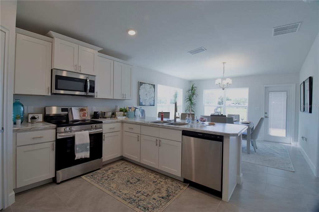 Active With Contract: $239,400 (3 beds, 2 baths, 1539 Square Feet)