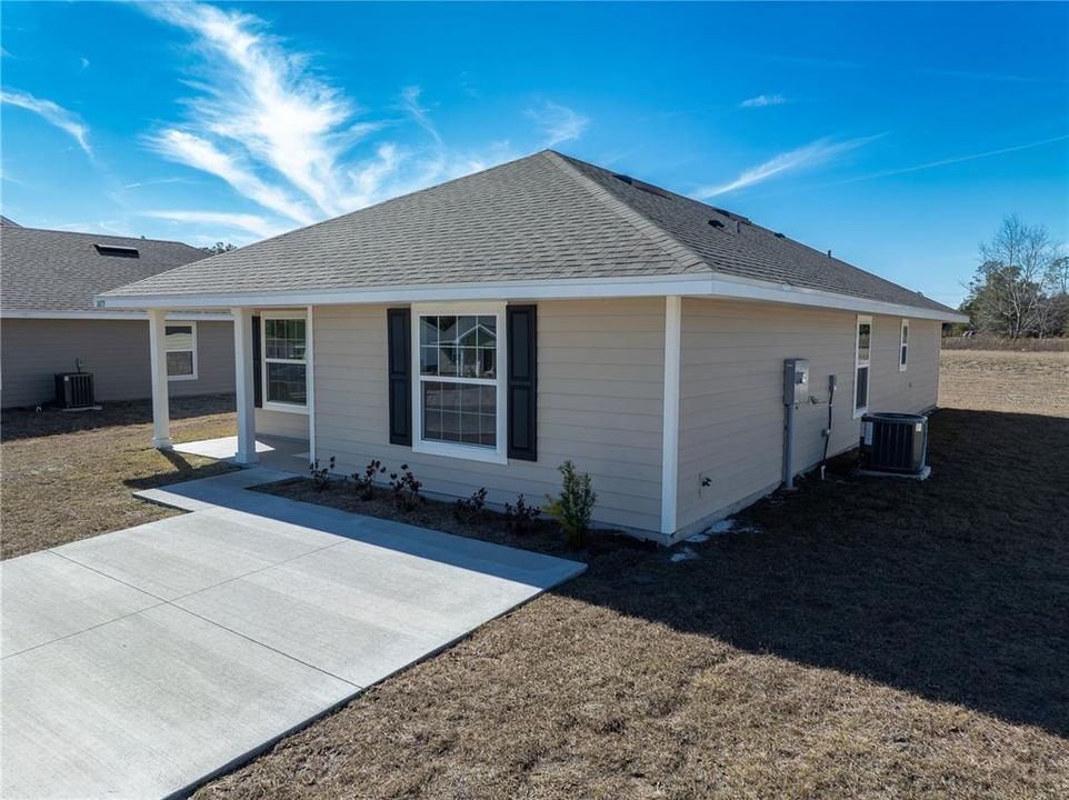 Active With Contract: $239,400 (3 beds, 2 baths, 1539 Square Feet)