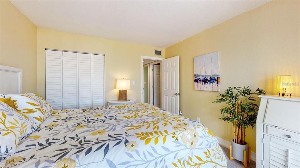 For Sale: $329,000 (3 beds, 2 baths, 1912 Square Feet)