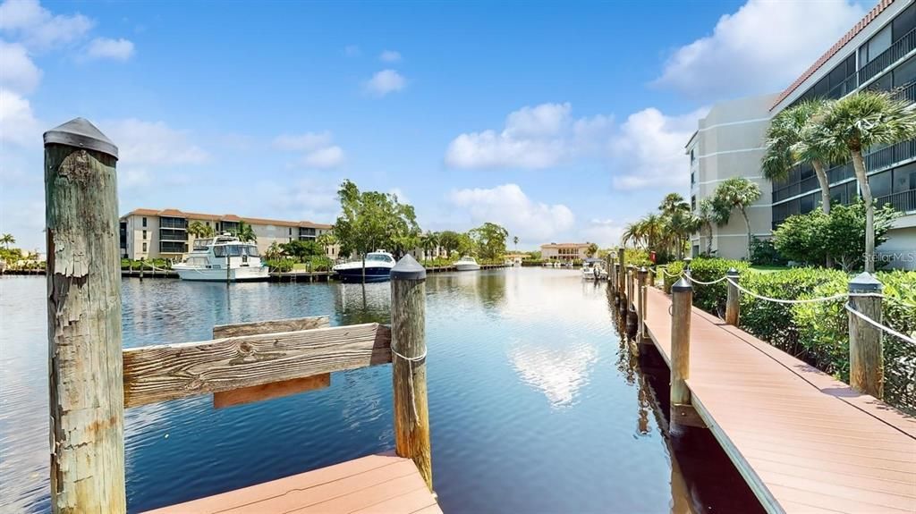 For Sale: $329,000 (3 beds, 2 baths, 1912 Square Feet)