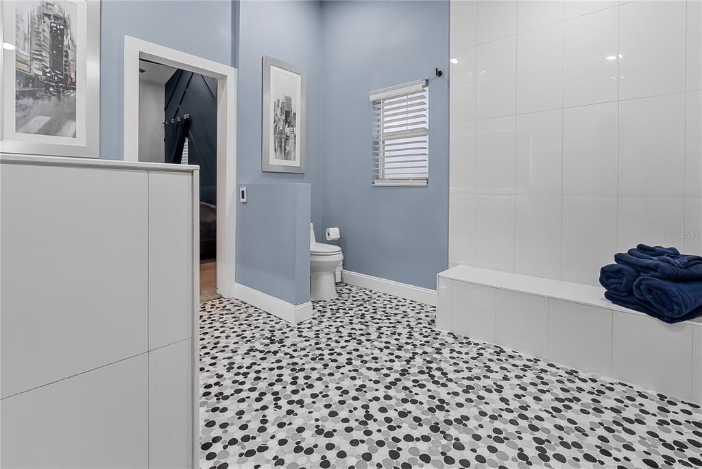 For Sale: $568,900 (3 beds, 2 baths, 1784 Square Feet)