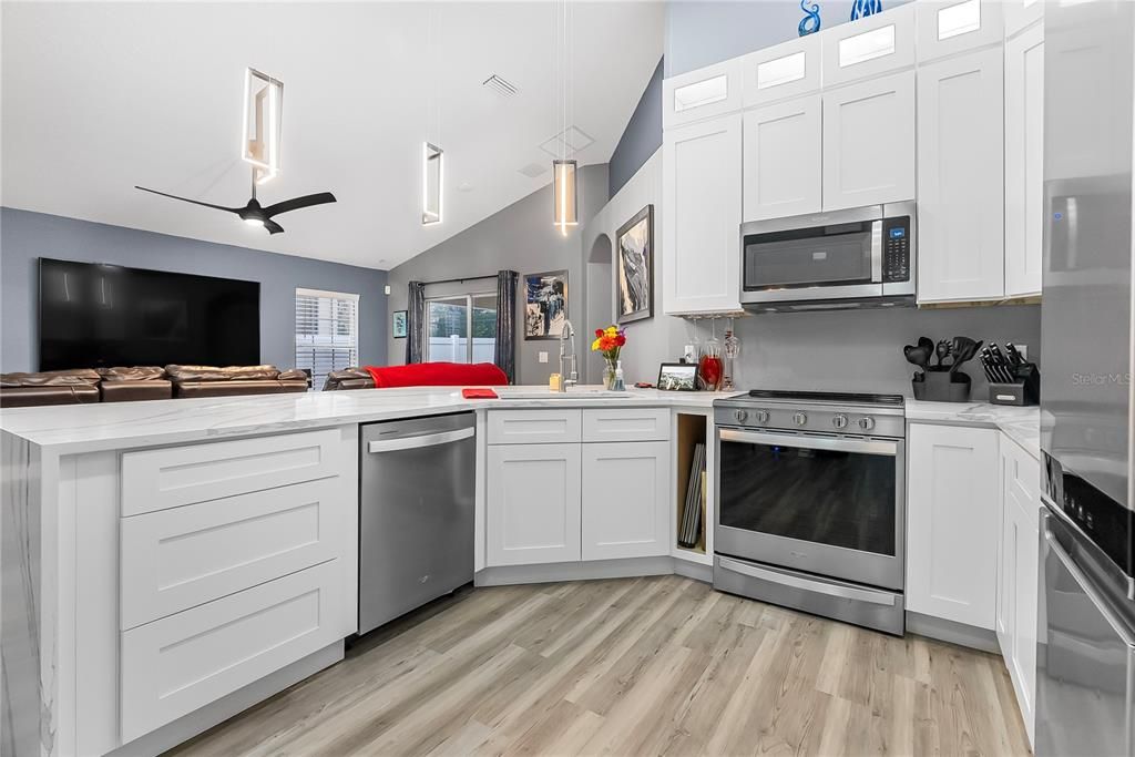 For Sale: $568,900 (3 beds, 2 baths, 1784 Square Feet)