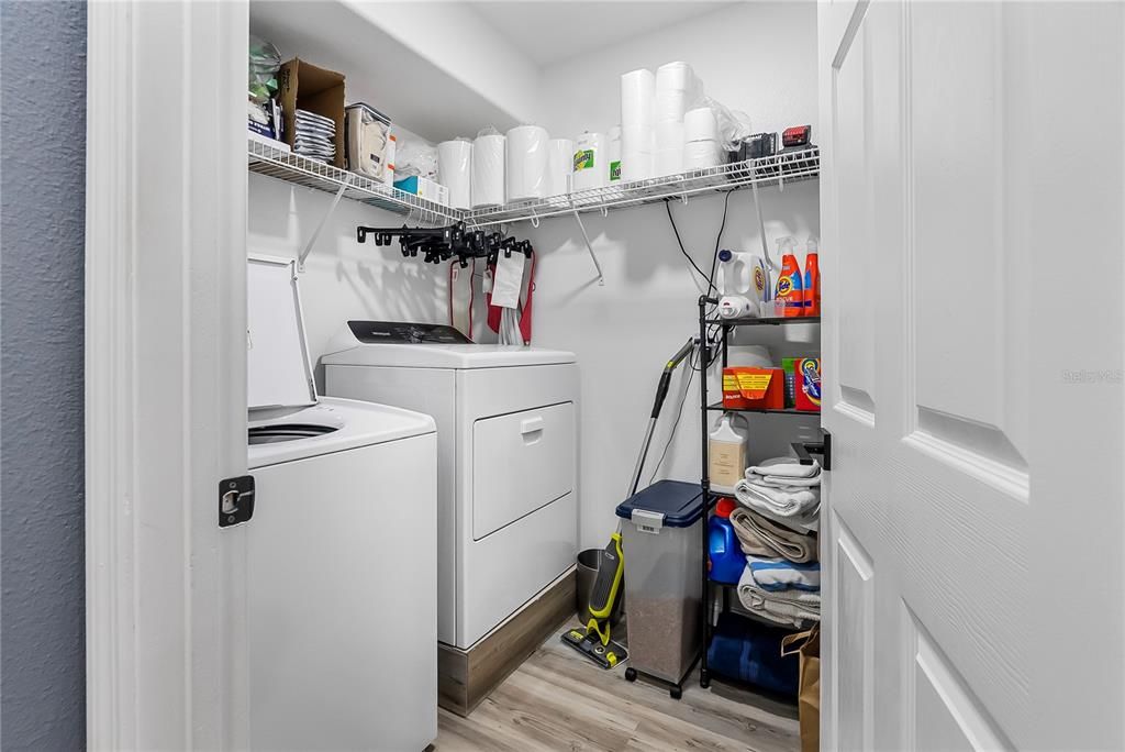 For Sale: $568,900 (3 beds, 2 baths, 1784 Square Feet)