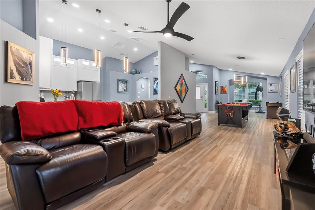 For Sale: $568,900 (3 beds, 2 baths, 1784 Square Feet)