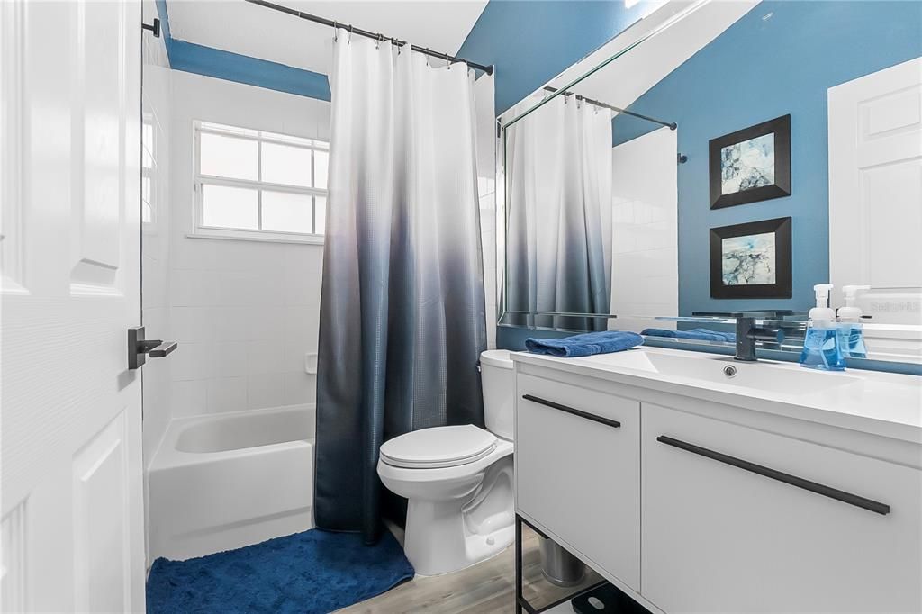 For Sale: $568,900 (3 beds, 2 baths, 1784 Square Feet)