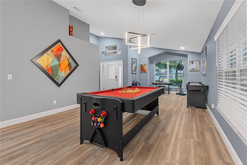 For Sale: $568,900 (3 beds, 2 baths, 1784 Square Feet)