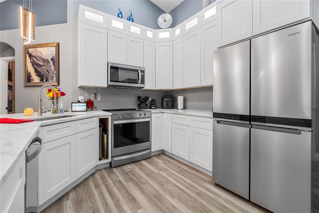 For Sale: $568,900 (3 beds, 2 baths, 1784 Square Feet)